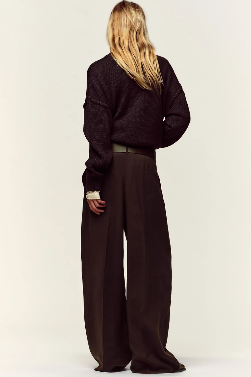 WIDE LEG BELTED PANTS