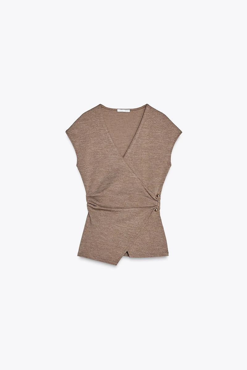 TEXTURED CLASP TOP