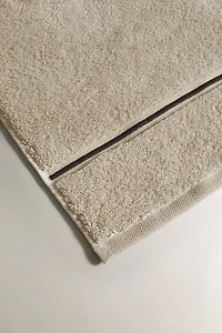 BATH TOWEL WITH EMBROIDERED SCALLOP