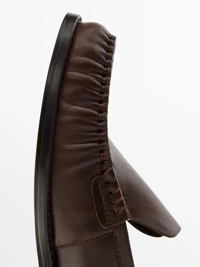 Mocassins en cuir froncé