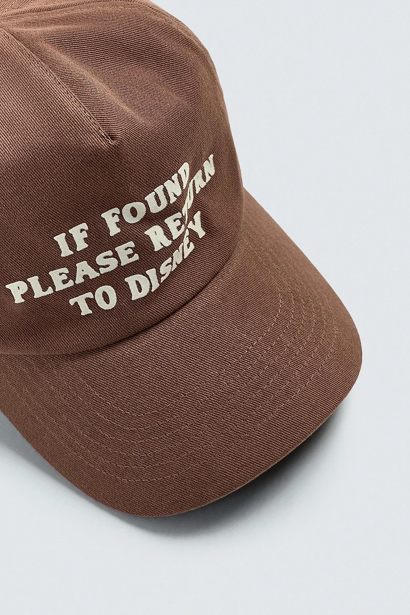 TEXT CAP HARRY LAMBERT FOR ZARA X DISNEY