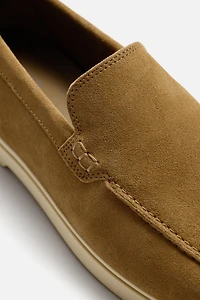 CASUAL LEATHER LOAFERS