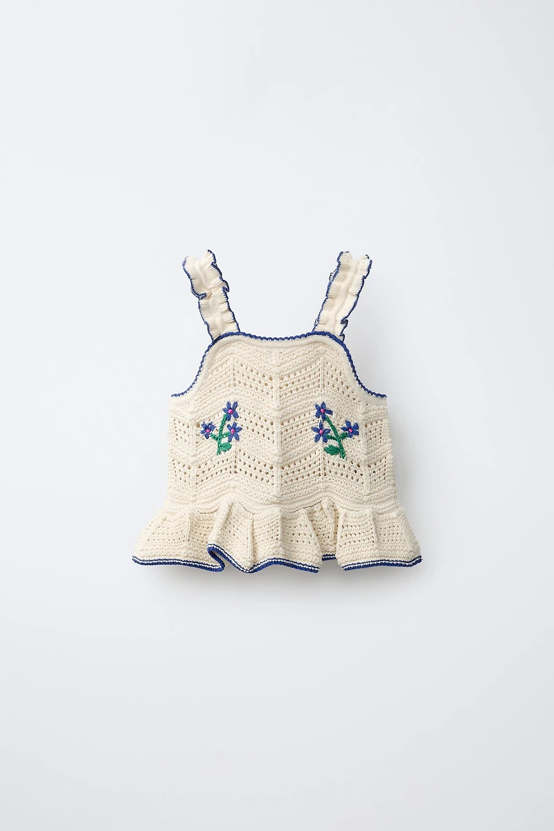 EMBROIDERED FLOWER KNIT TOP