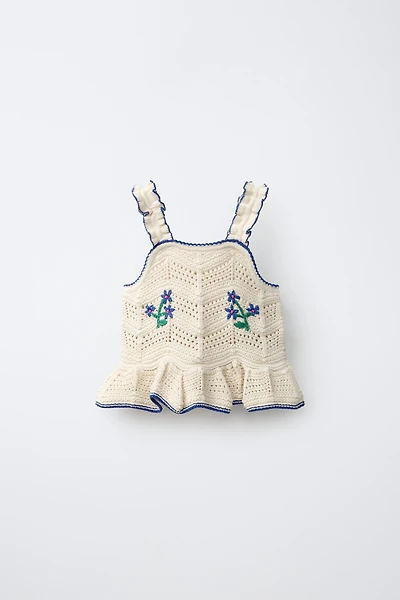 EMBROIDERED FLOWER KNIT TOP