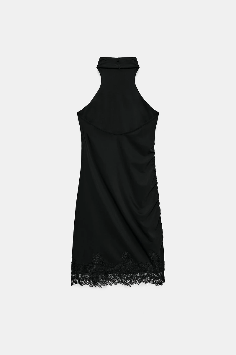 ROBE HALTER EN DENTELLE