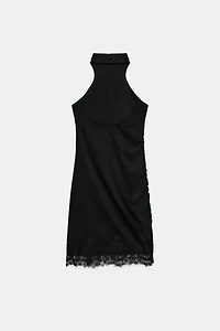 ROBE HALTER EN DENTELLE