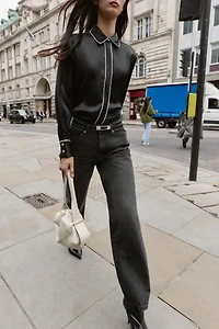 CHEMISE OVERSIZE SATINÉE À LISERÉS CONTRASTANTS