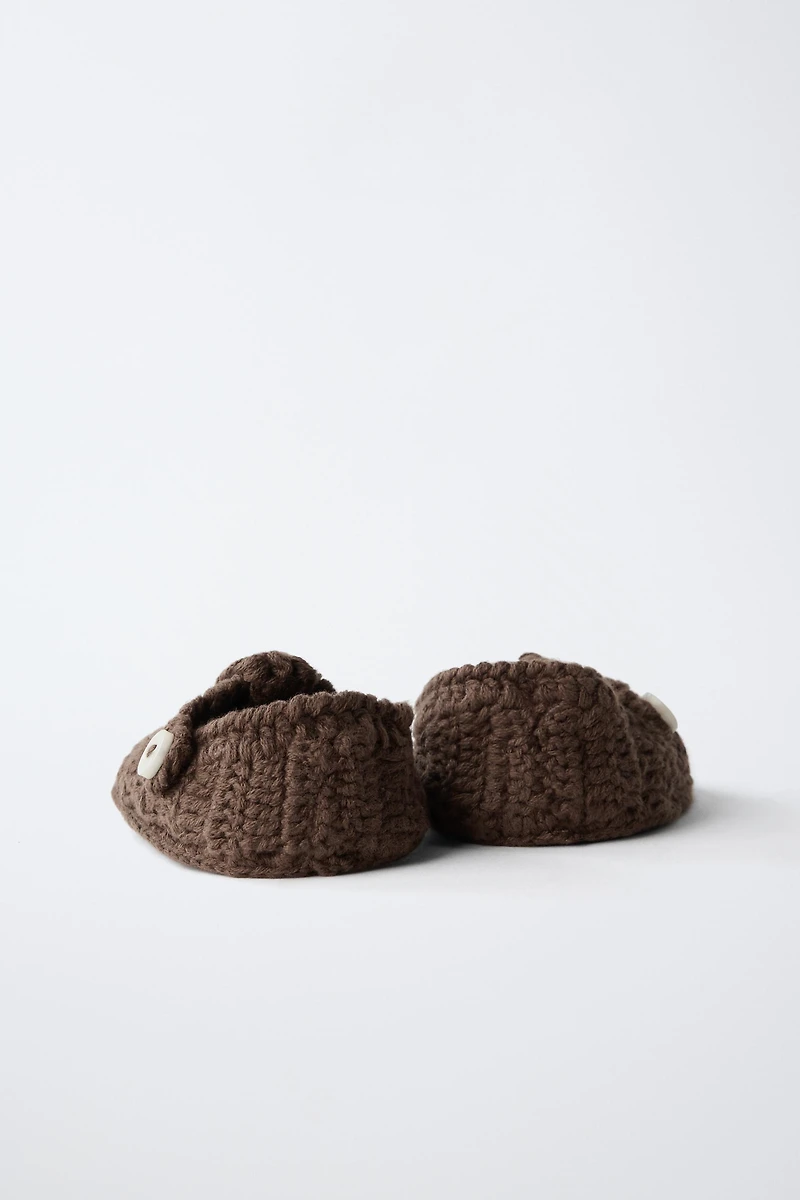 KNIT BUTTON BOOTIES