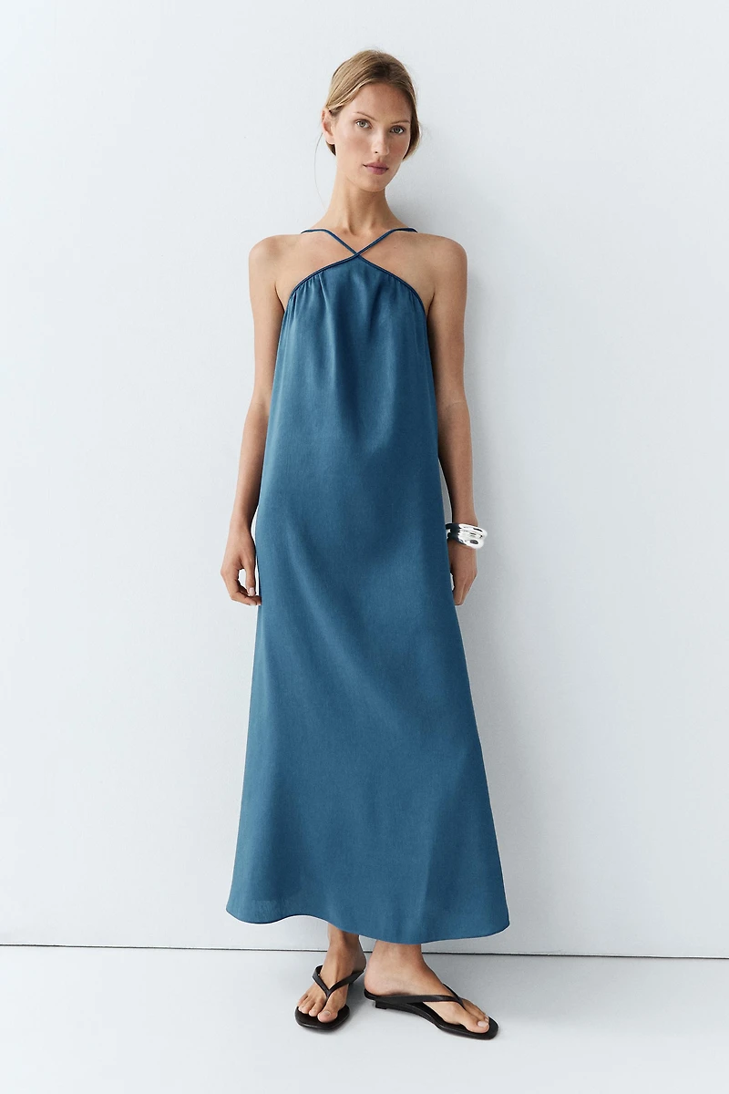 Robe longue fluide à bretelles croisées