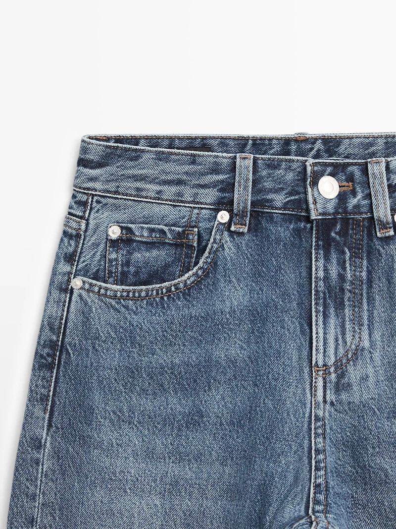 Mid-rise straight-leg jeans