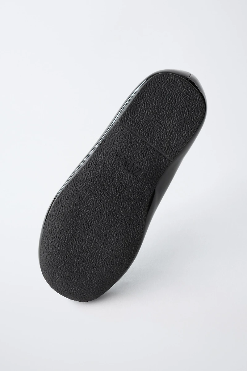 PATENT LEATHER BALLET FLATS WITH BOWS