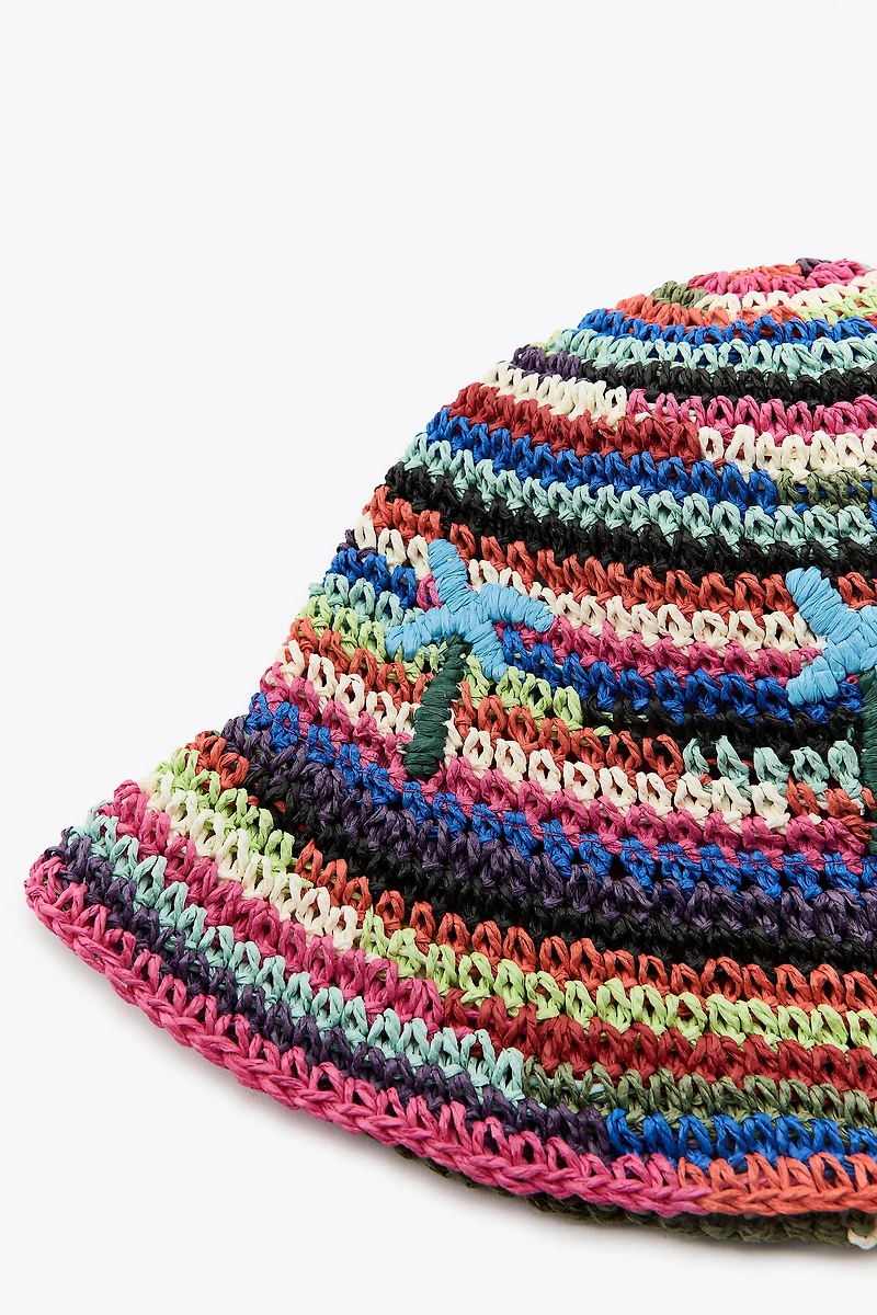 MULTICOLORED BRAIDED BUCKET HAT
