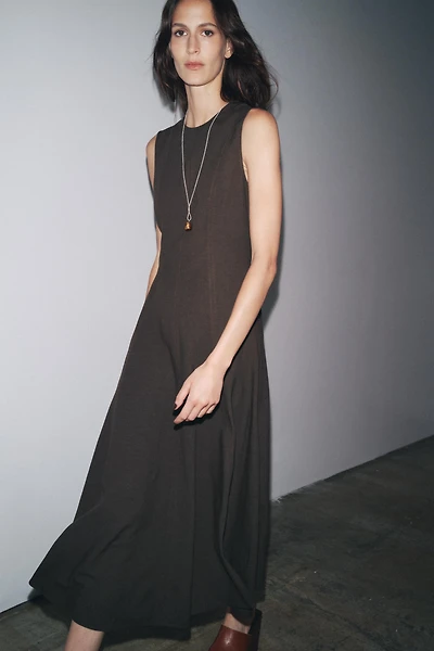 ROBE MI-LONGUE SANS MANCHES ZW COLLECTION