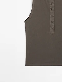 Top with contrast trim detail
