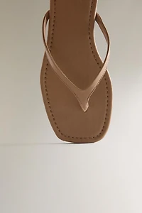 MINIMALIST LEATHER SANDALS