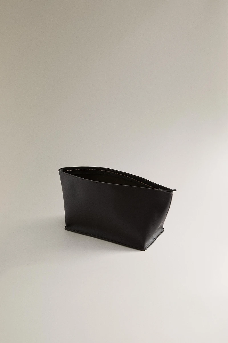 LEATHER MAKEUP BAG