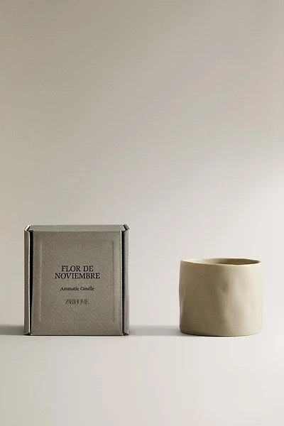 g) BOUGIE PARFUMÉE FLEUR DE NOVEMBRE