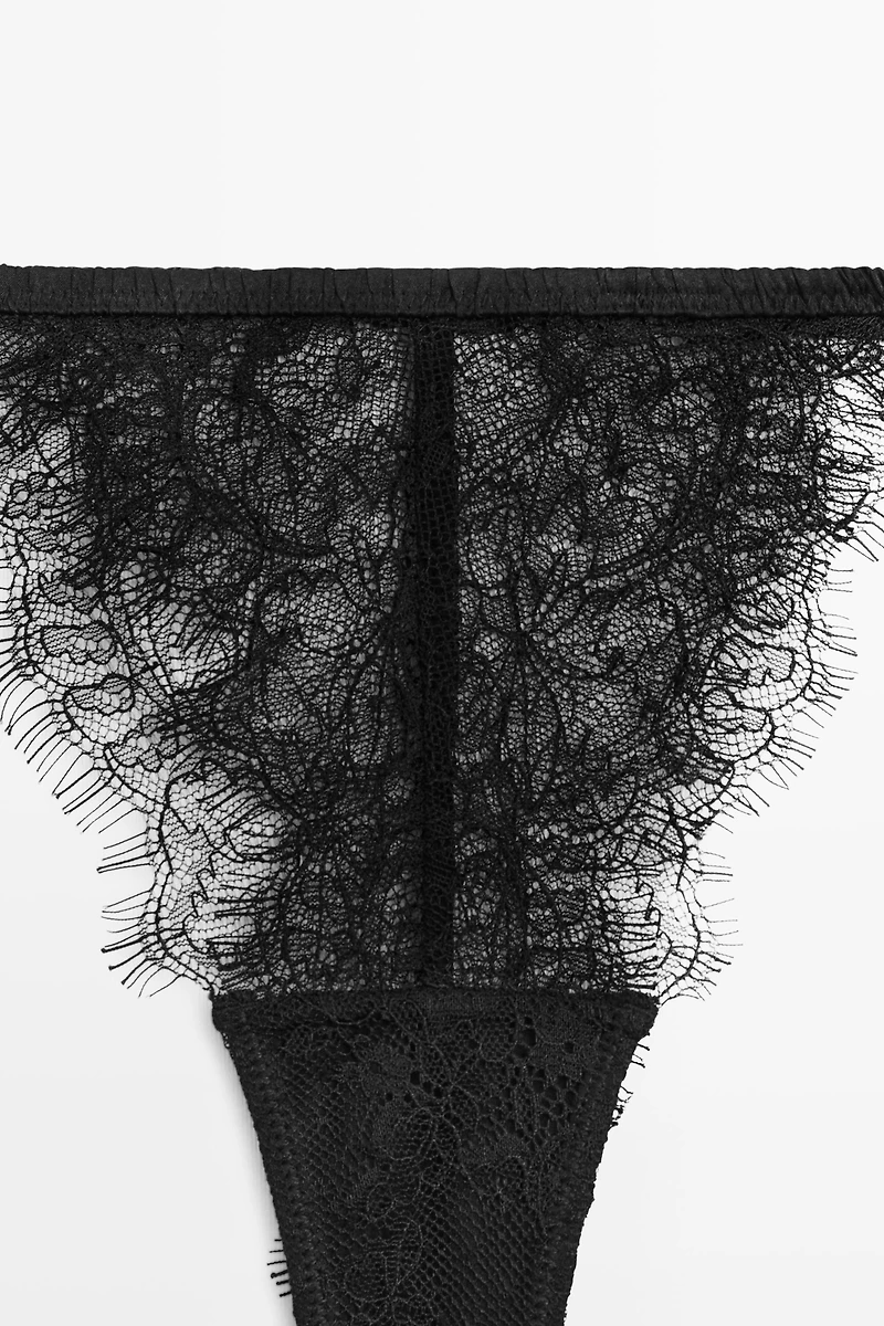 Scalloped lace thong
