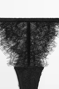 Scalloped lace thong
