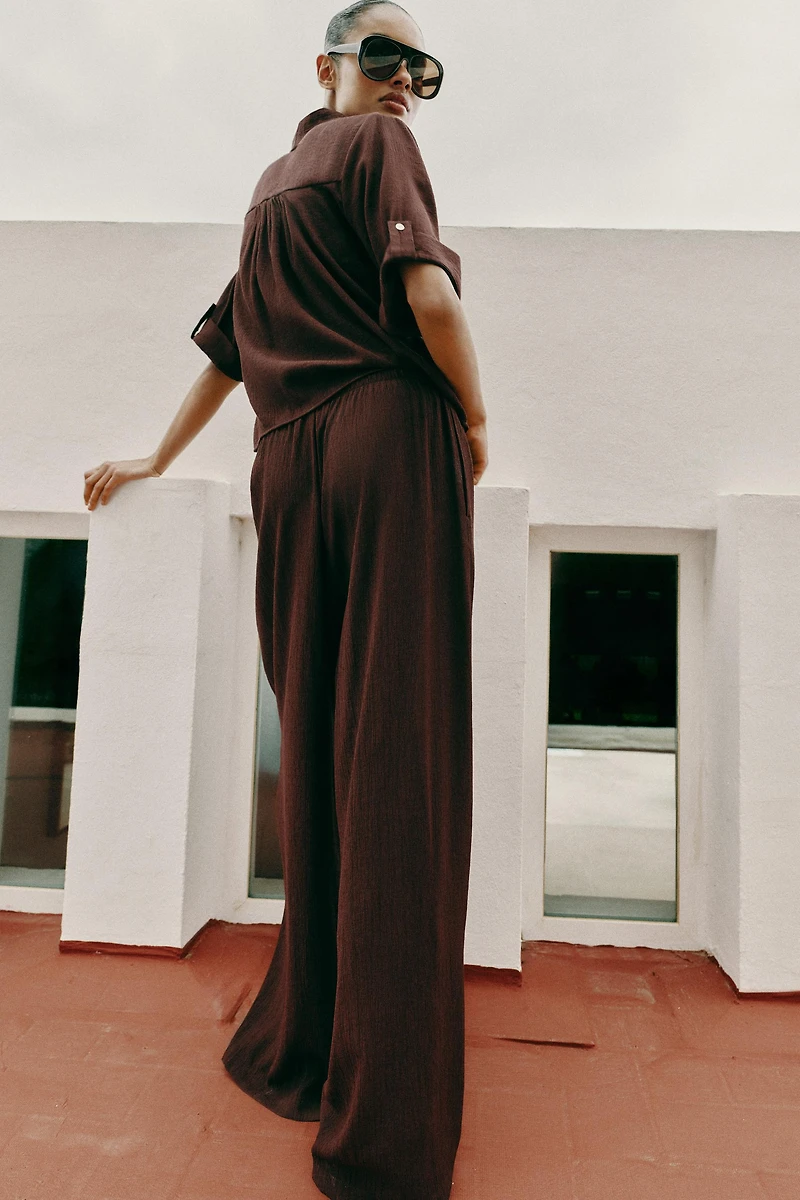 FLOWY STRAIGHT LEG PANTS