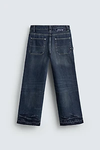 JEAN COUPE DÉCONTRACTÉE AVEC PIÈCE FORD ©