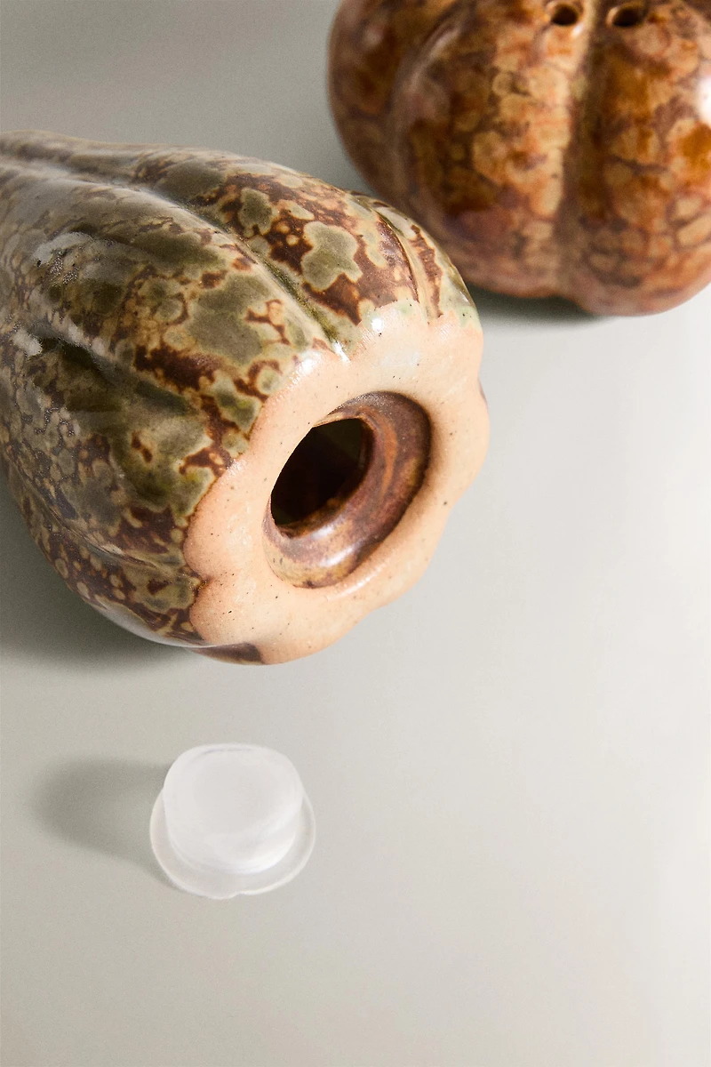 PUMPKIN SALT AND PEPPER SHAKER SET