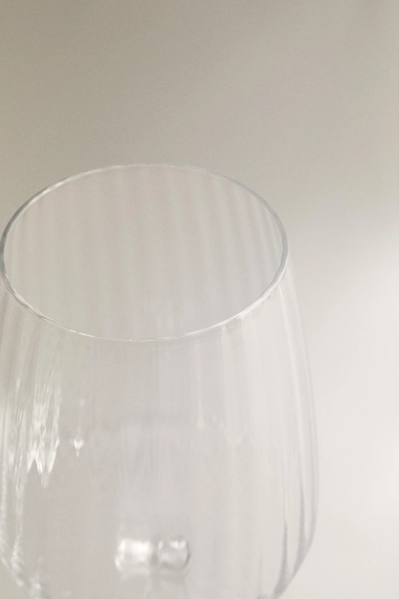 GLASS WITH LINES