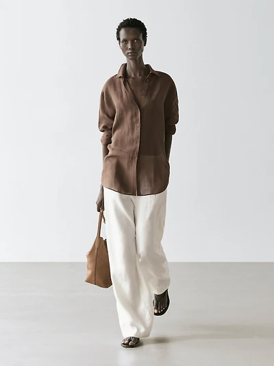 Flowing shirt with collar