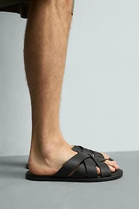 SANDALES EN CUIR À BRIDES