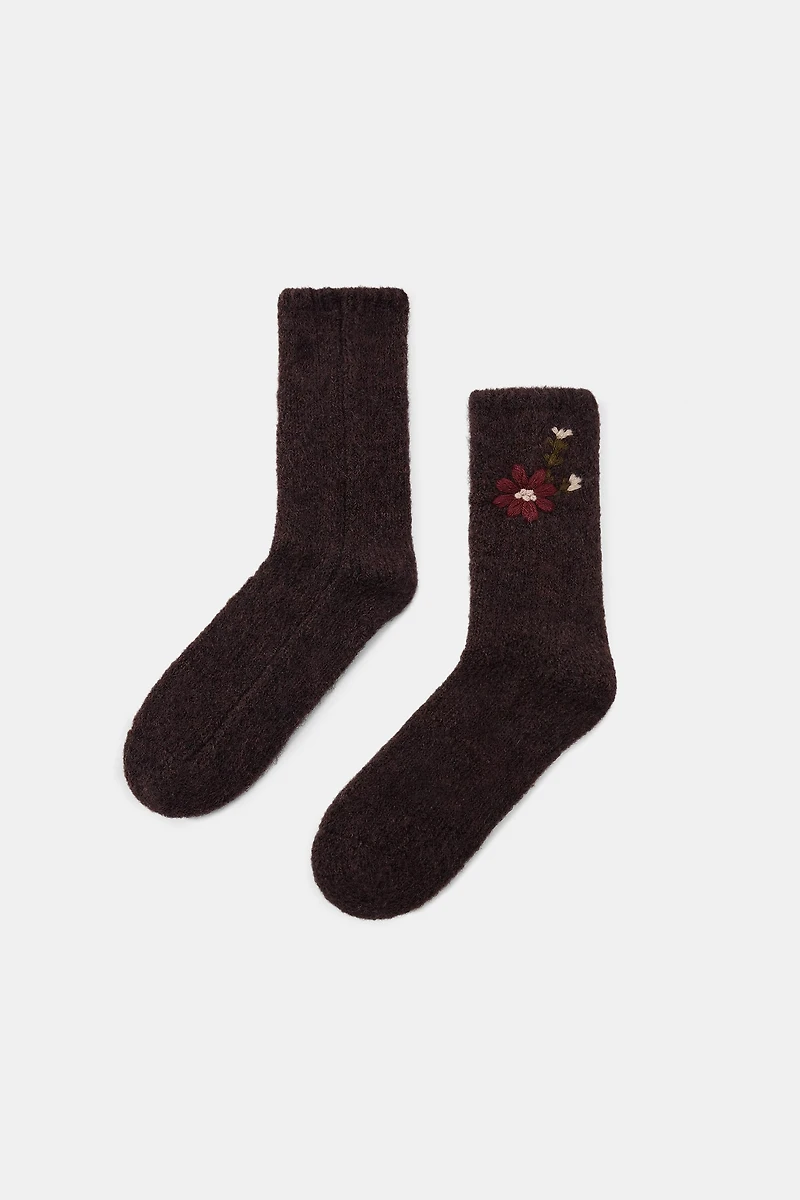 EMBROIDERED FLORAL SOCKS
