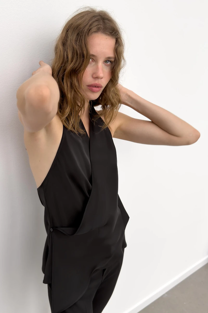 POLKA DOT SATIN EFFECT HALTER TOP