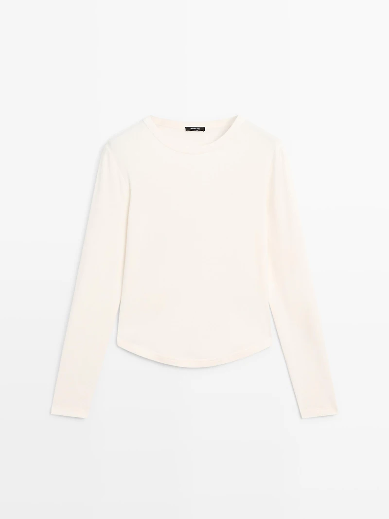 Long sleeve T-shirt with rounded hem