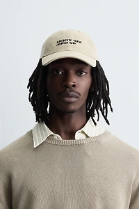 CONTRAST EMBROIDERY CAP