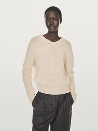 100% wool V-neck knit sweater
