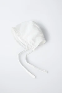 PLAIN LINEN BONNET WITH LACE