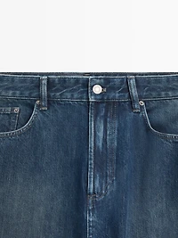 Wide-leg jeans