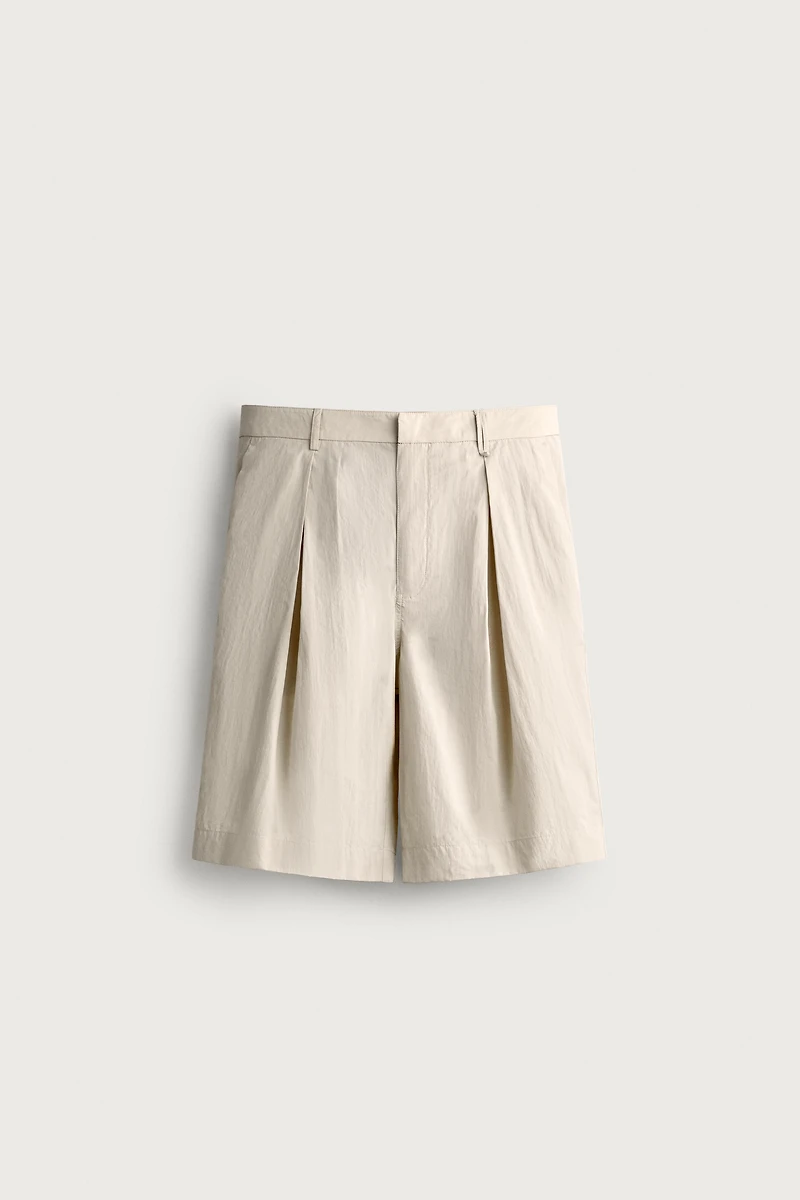 WIDE-FIT PLEATED SHORTS