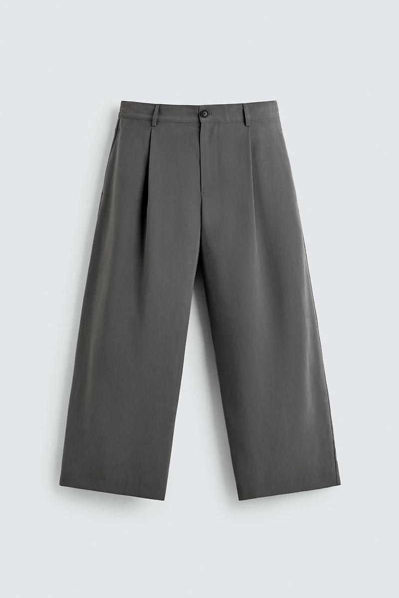 FLOWY PLEATED PANTS