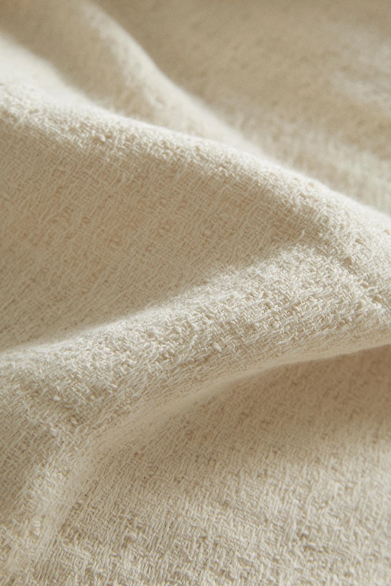 TEXTURED BEDSPREAD