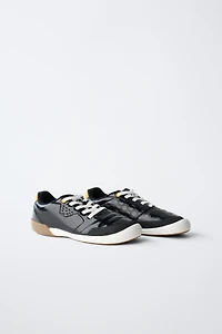 SOCCER SNEAKERS