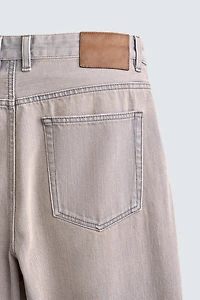 RELAXED ANKLE FIT JEANS
