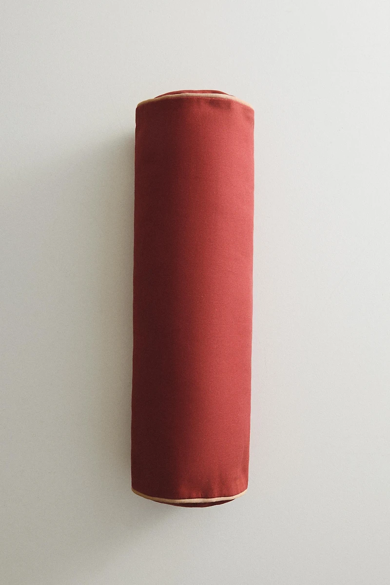 CONTRAST BOLSTER