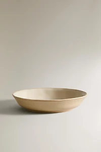 ASSIETTE CREUSE EN GRÈS À BORD IRRÉGULIER