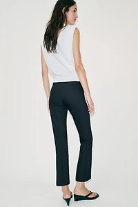 PANTALON LÉGÈREMENT ÉVASÉ