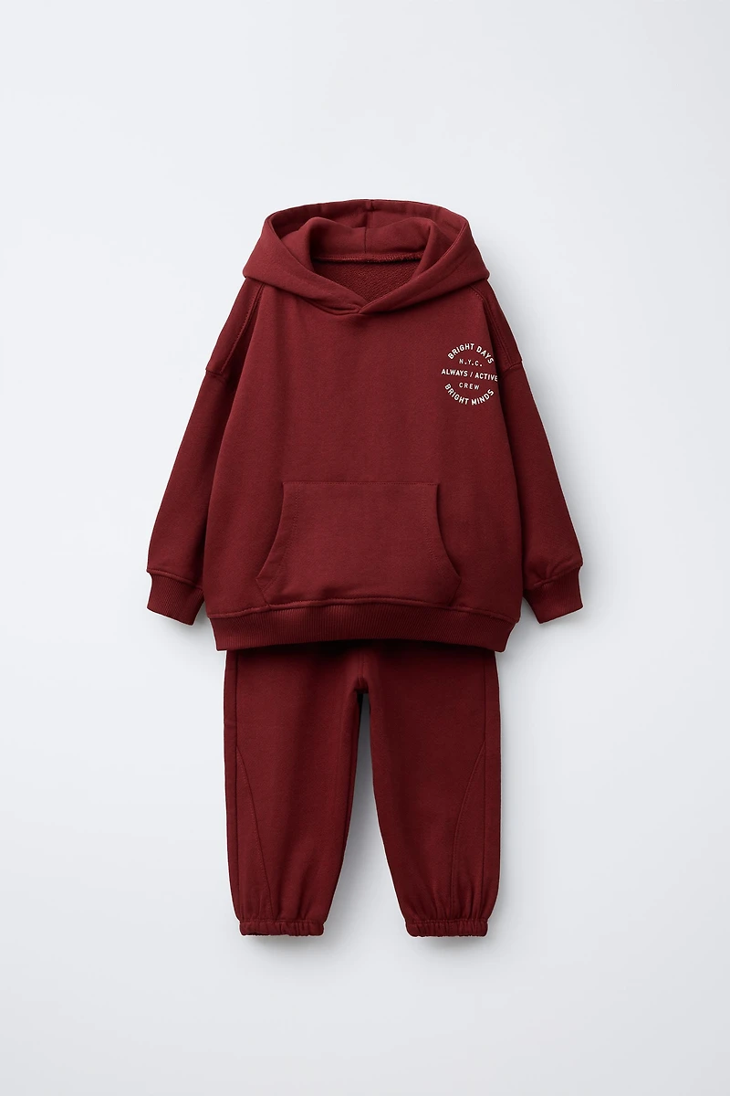 ENSEMBLE DE JOGGING SWEAT ET PANTALON AVEC INSCRIPTION