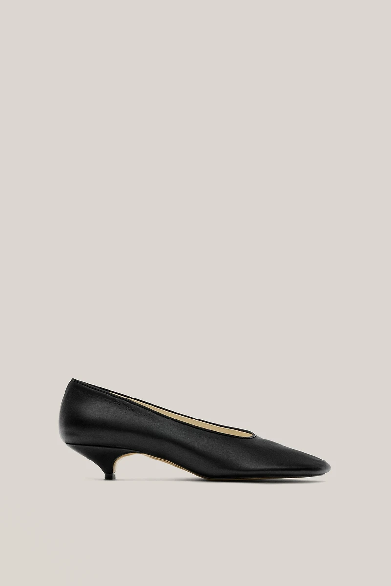Soft heel shoe