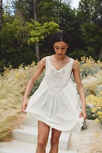 FLORAL EMBROIDERED PLEATED DRESS