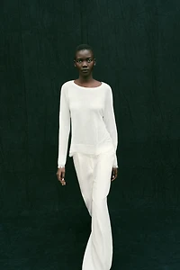 PULL EN MAILLE AVEC DENTELLE