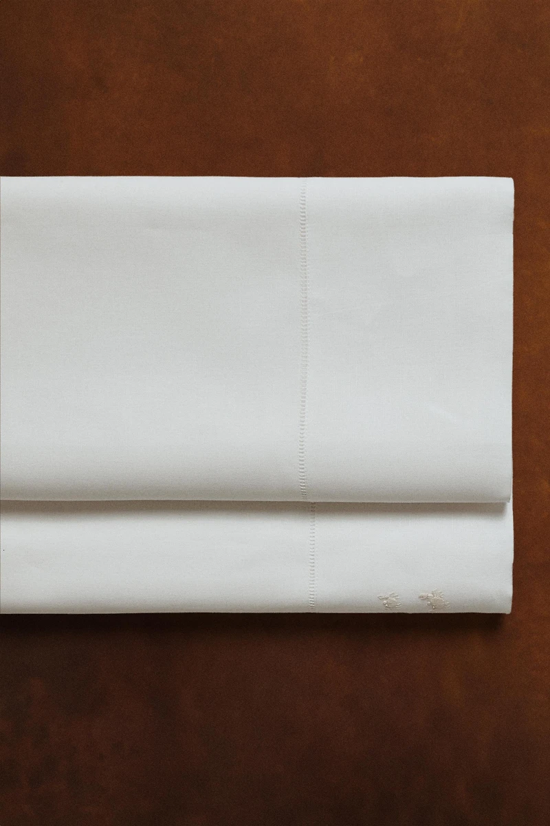 FLAT SHEET WITH CRAB EMBROIDERY