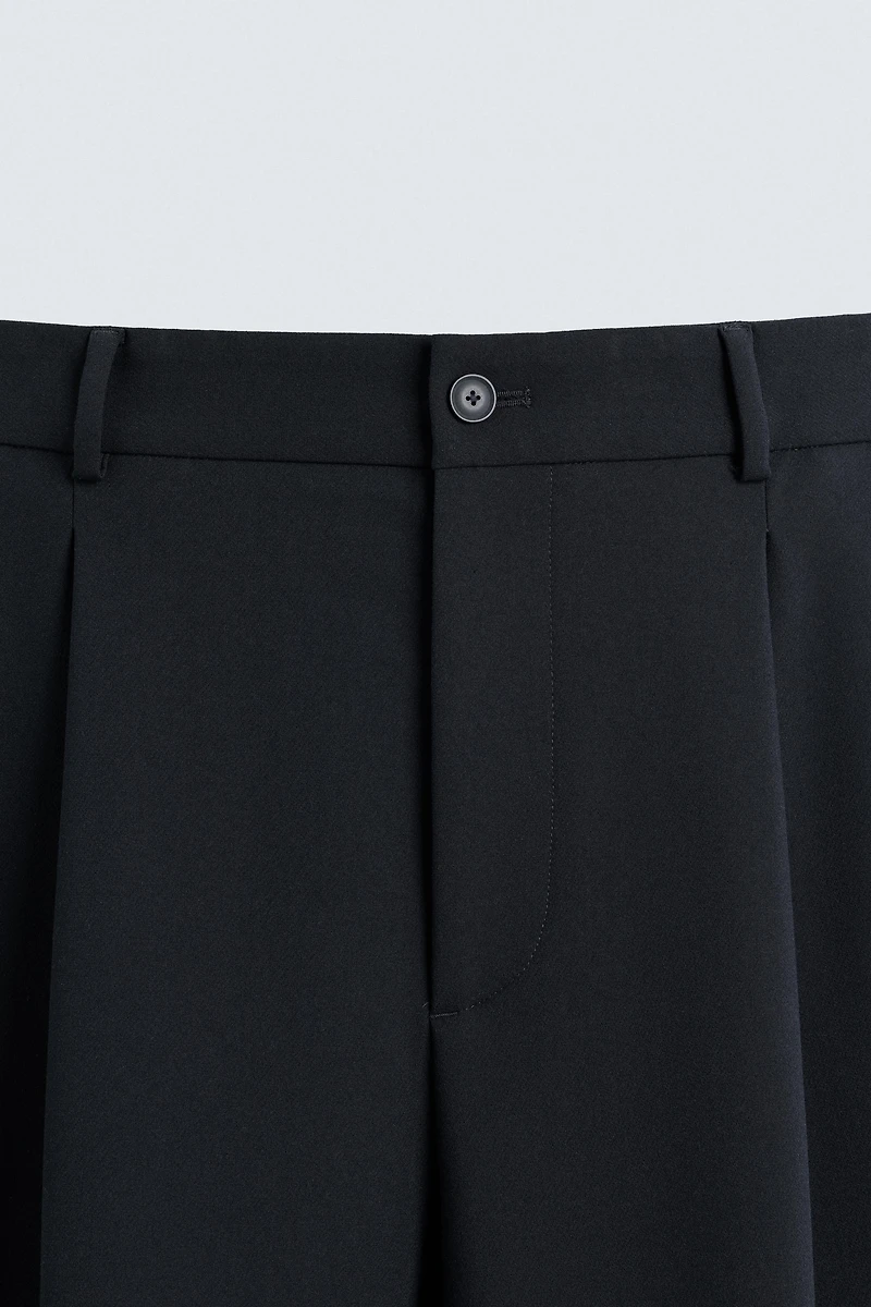 PANTALON COUPE DÉCONTRACTÉE À PLIS
